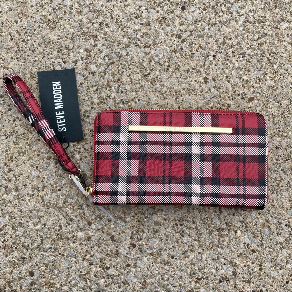 Steve Madden Red Plaid Zip Wristlet Wallet